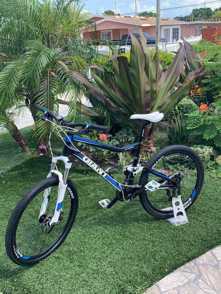 GIANT Yukon 4.0 Full Suspension Large Mountain Bike With Safety Lock🚴