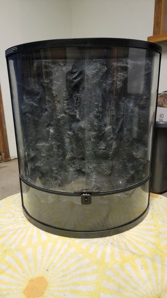 Half Moon Tropical Gecko Tank