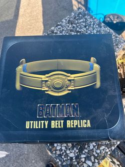 NECA BATMAN UTILITY BELT REPLICA
