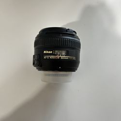 Nikon 50 mm 1.4 lens
