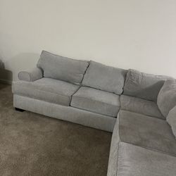 Love Seat/ 2pc Sectional