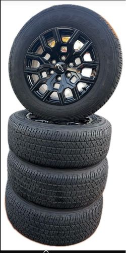 2025 Chevrolet Colorado set of wheels and with 265/60R18 Tires 12k miles only