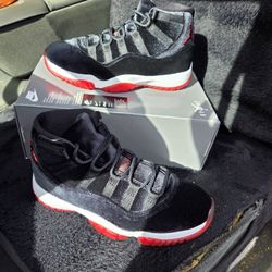 Jordans Sz 7, 9, 9.5W
