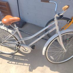 Columbia Cruiser Bike Like New Condition No Offers No Trade 75th Ave Indian School Serious Buyers Only Please