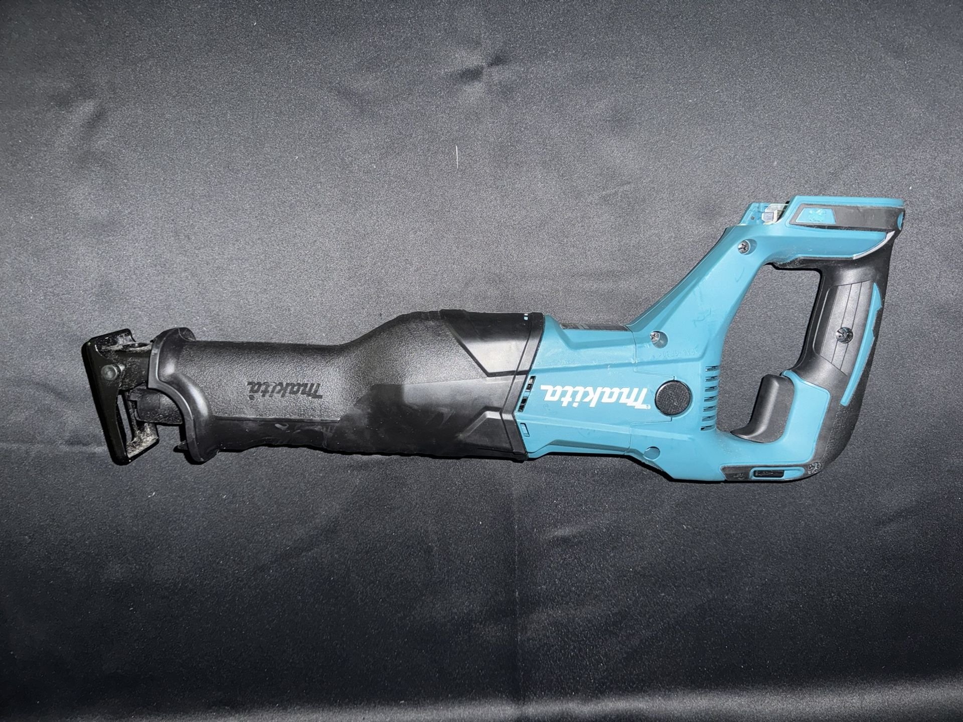 Makita 18V LXT Cordless Reciprocating Saw JR001GZ – Excellent Condition