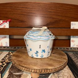 Rae Dunn Blue Floral Scalloped Measuring Cups