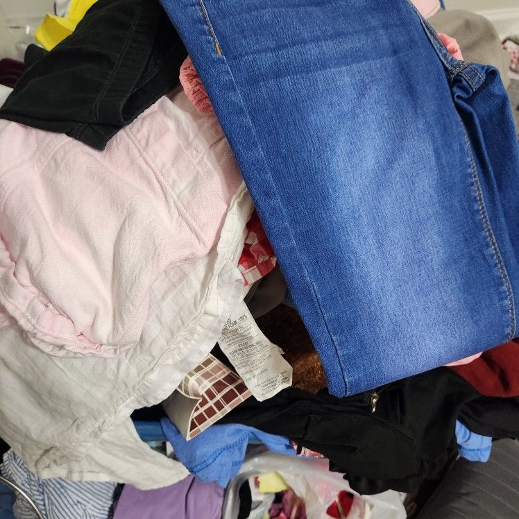 200 Peices Of CLOTHING FOR THE FAMILY