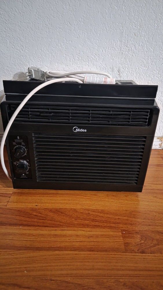 Midea AC Unit