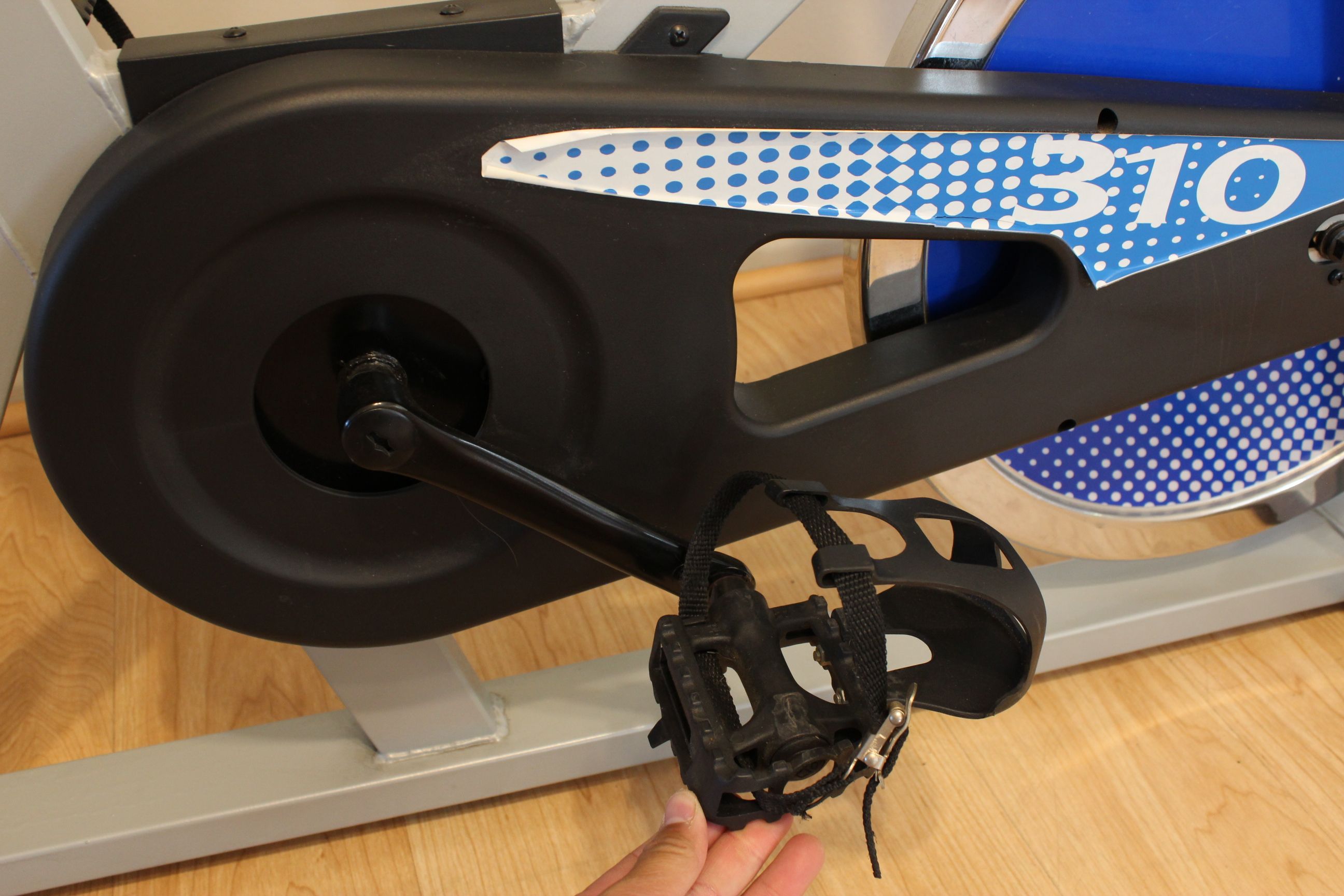 Gold's Gym Cycle Trainer 310 Spin Bike Stationary Indoor Upright Exercise Workout Cycling