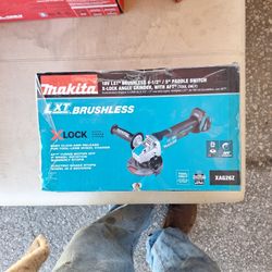 makita 41/2 inch angle grinder tool only 