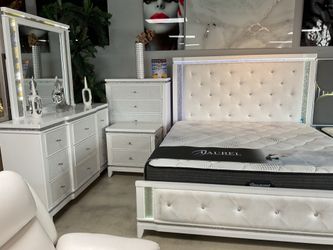 Beautiful 5Pc Bedroom Set On Sale Now Only $1799 Don’t Miss It Out