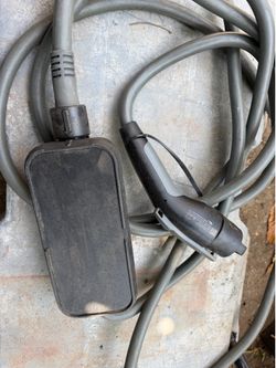BMW charger 240v-40 amp