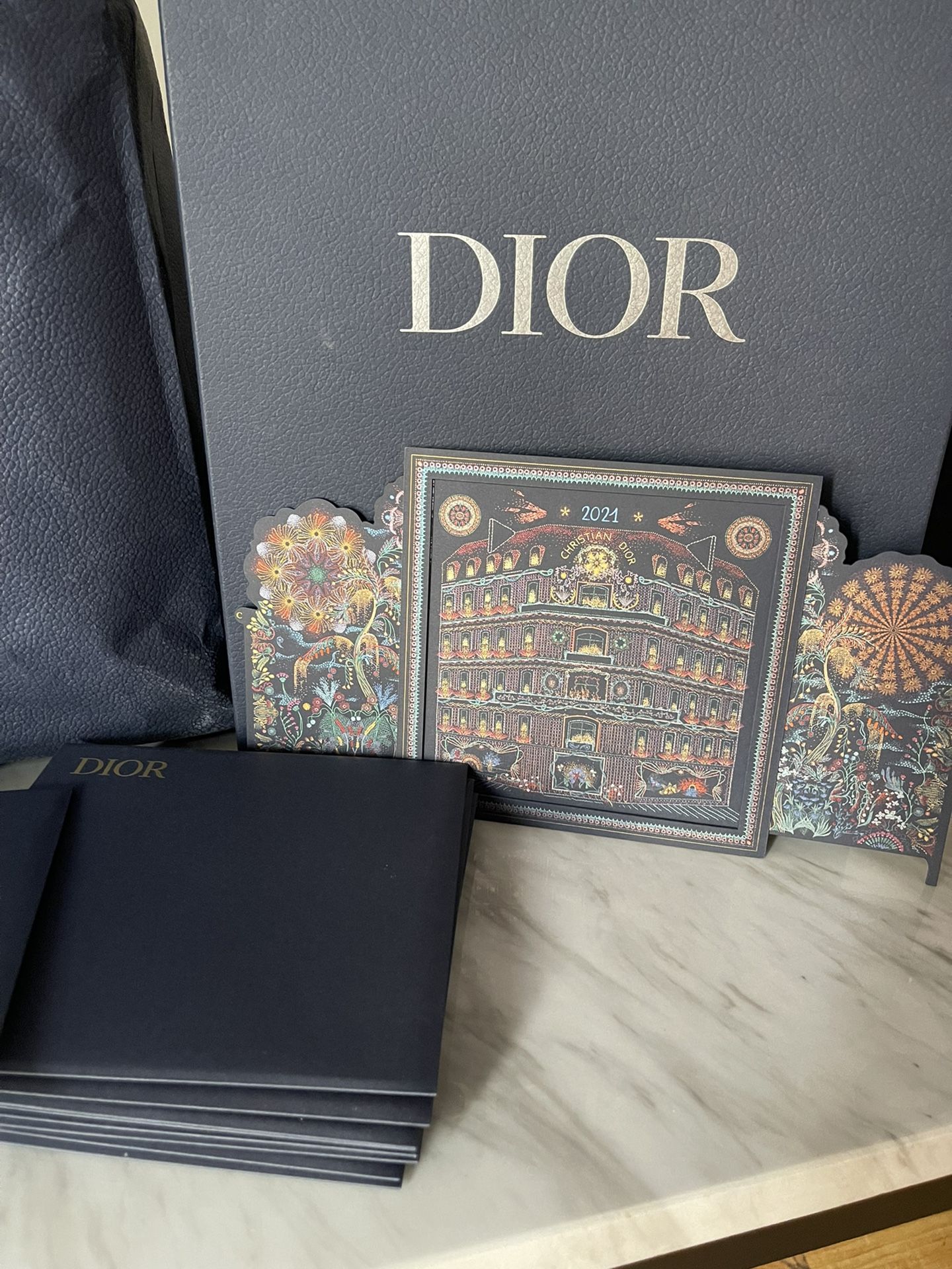 Dior Art ๐ผ Work