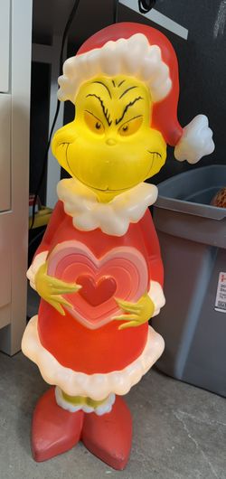 24” Grinch Decoration With Hearts 