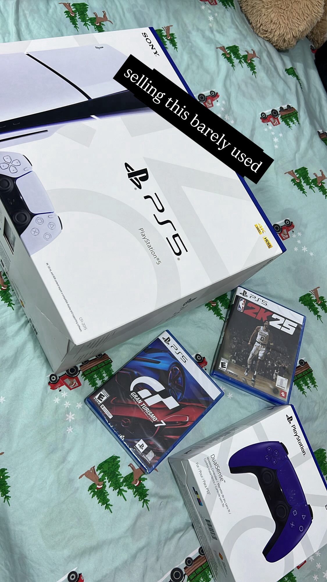 1 TB PS5 Disc with 2 consoles and 2 games
