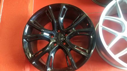 Brand new Srt 22x9 et35 rims fit jeep dodge