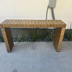 Table - Console