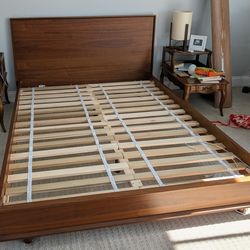 Walnut Queen Bed. Mid-century Modern