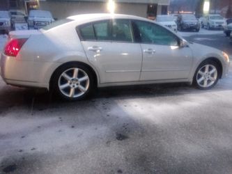 06 Nissan maximum 140K 6 speed