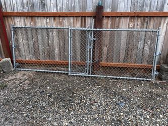 Heavy duty chain link fence