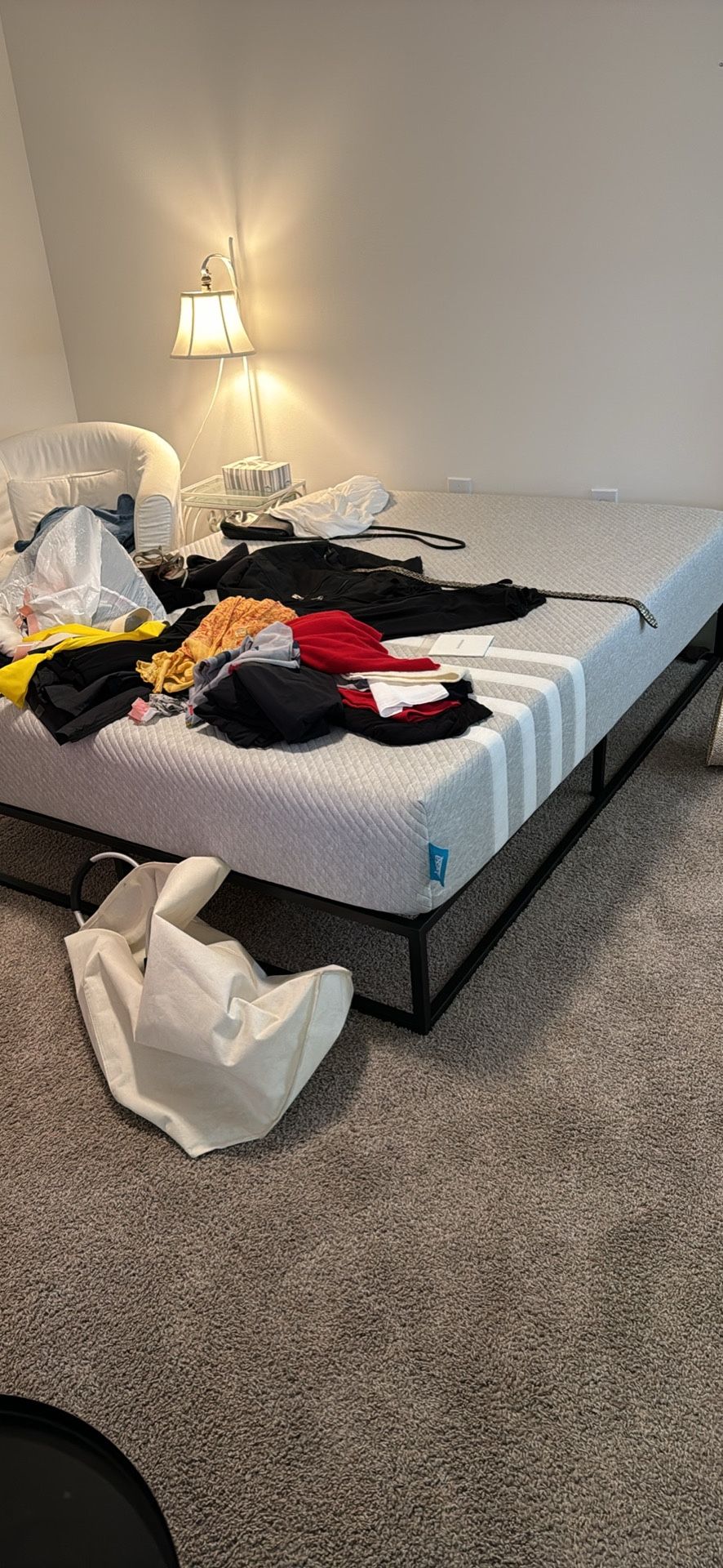 LEESA QUEEN MATTRESS AND FRAME