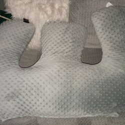 Twin Feeding Boppy Pillow 