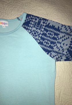 Women’s Lularoe Randy shirt size large in new condition retails $35