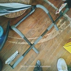 Pull Up Bar