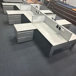 Modern Workstations / Cubicles