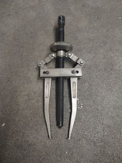 Snap On tools automotive gear puller