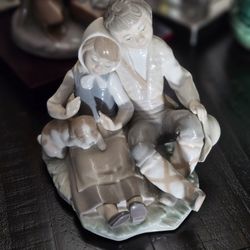 Collectible Porcelain Lladro Figurine "Friendship" Girl and Boy with Dog Spain
