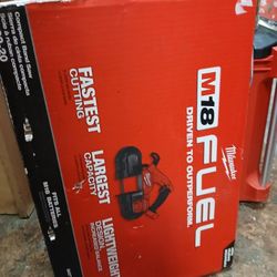Milwaukee New Compact Band  Saw 18M 