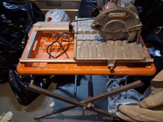 RIDGID 9-Amp 7-inch Portable Wet Tile Saw with Stand