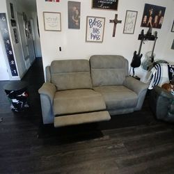 Less Than 1 Year Old Couch. Price Negotiable But Must Be Able To Come Pick It Up