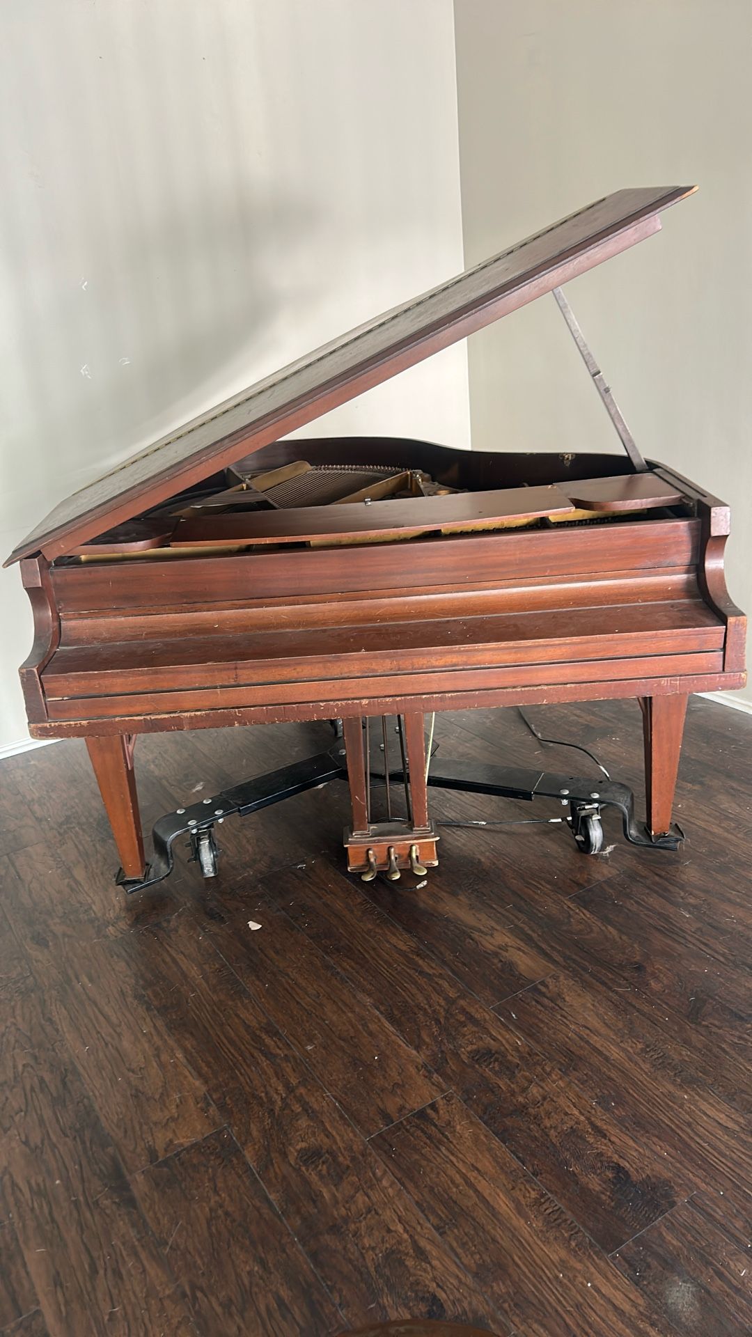 Kohl’s & Campbell Baby Grand Piano