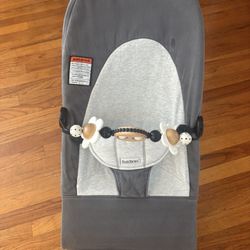 Babybjorn bouncer With Toys