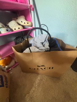 Women’s Clothing Bundle – 20+ Tops