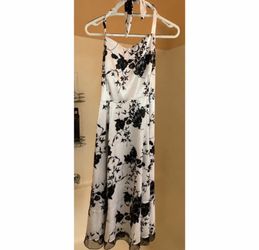 Women’s summer dress Black and white tie around neck