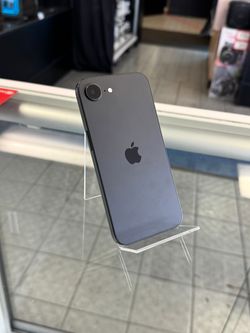 iPhone 16e 128GB Unlocked Pre-owned