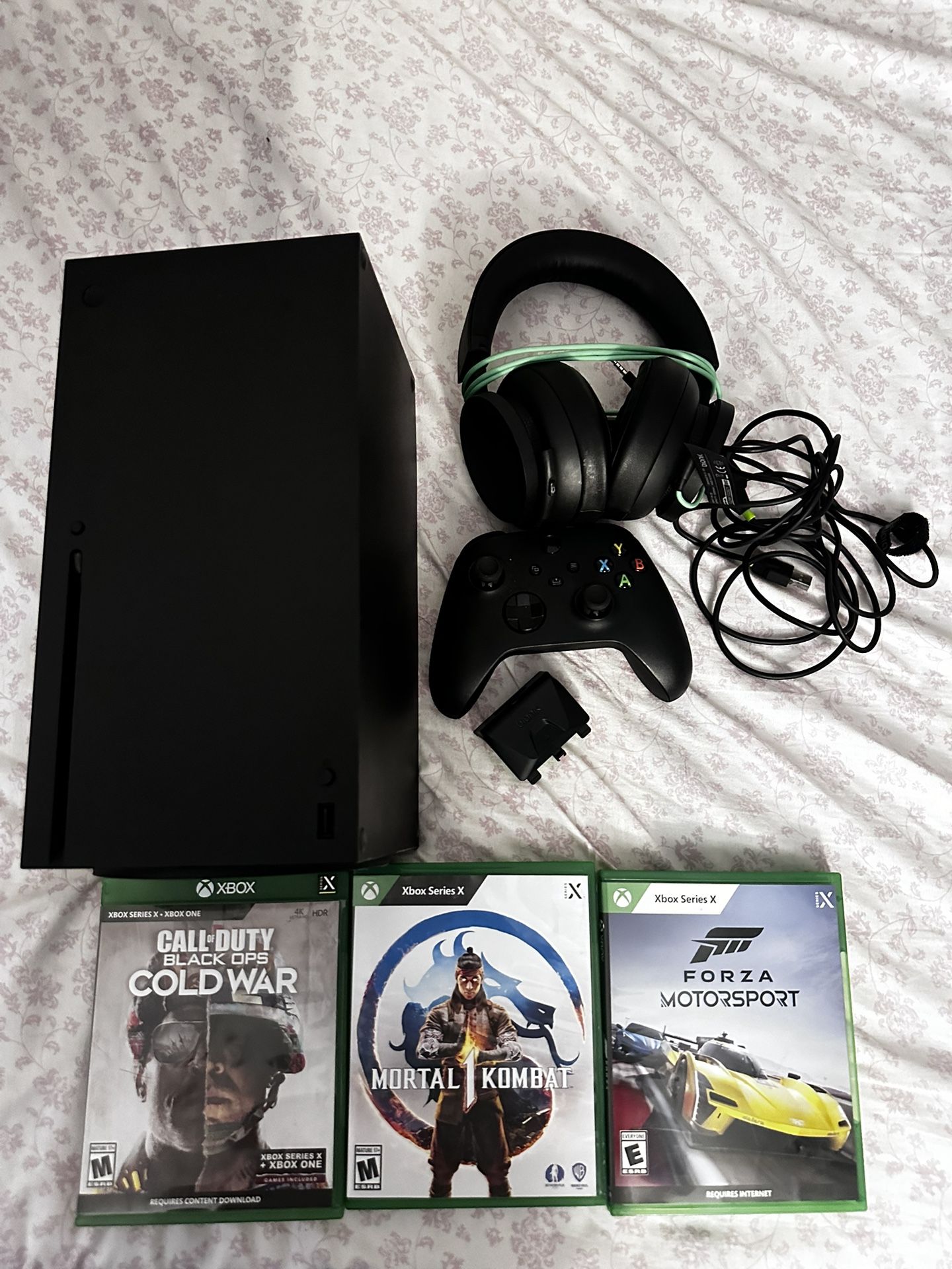 Xbox Series X (plus Extras)