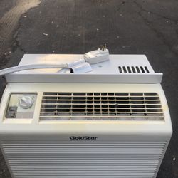 Very Good Condition Goldstar Air Conditioner 