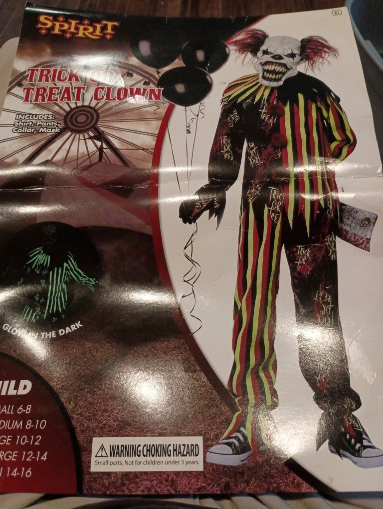 Costume