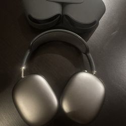 AirPods Max Space Grey Like New With Case