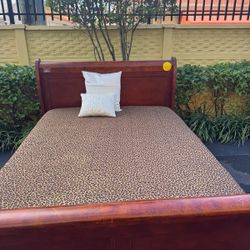 Cama Queen Con Su Colchón Incluido Hacemos Delivery 