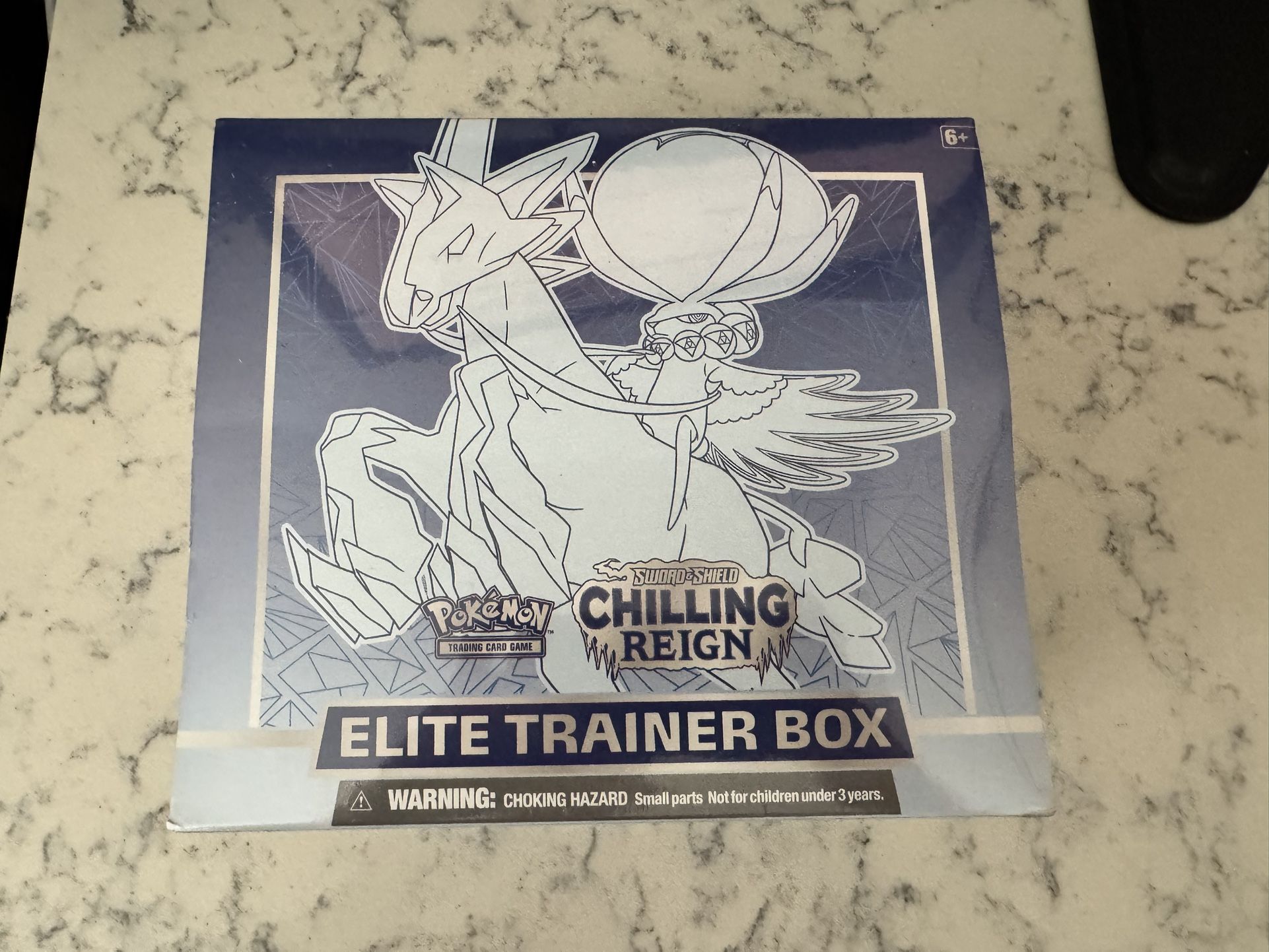 Chilling Reign ETB
