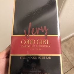 Very Good Girl Carolina Herrera