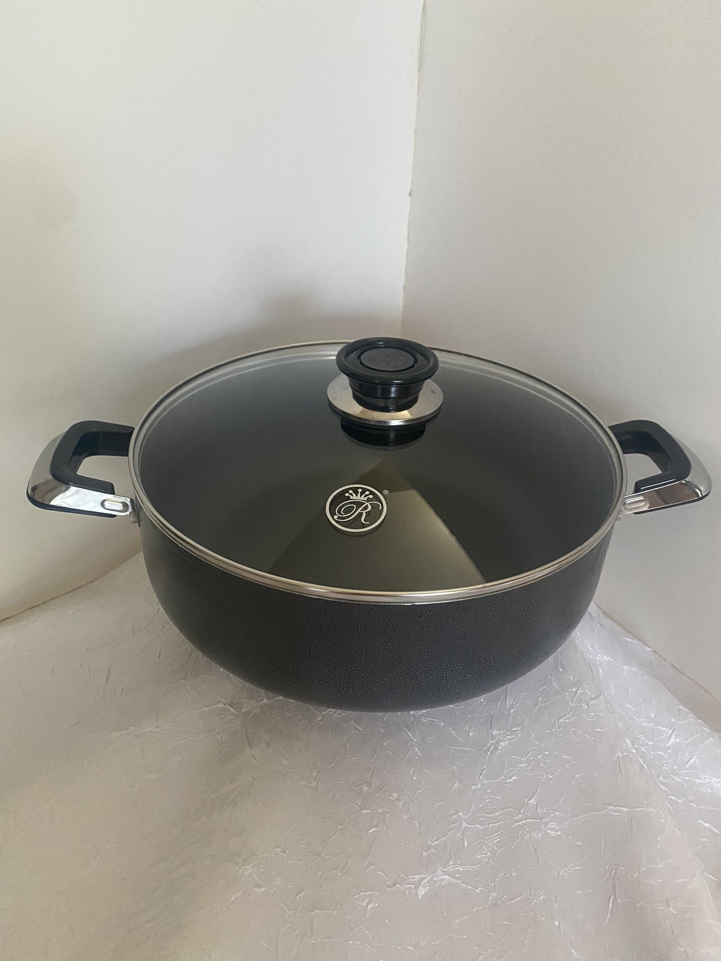 Royal Cook 4QT Aluminum Non Stick Cookware Pot $28