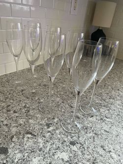 Set of 8 Clear Glass Champagne Flutes