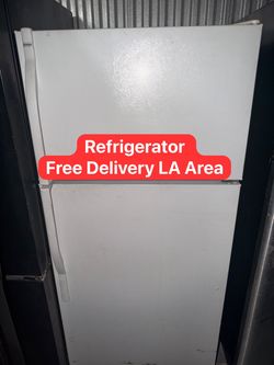 White Top-Freezer Refrigerator