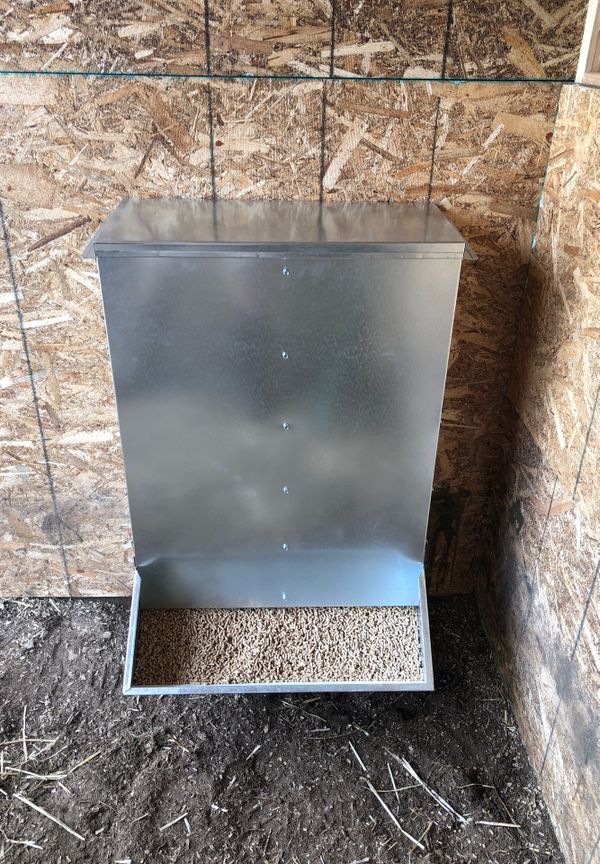 Automatic Pig feeder trough for Sale in Bonney Lake, WA OfferUp